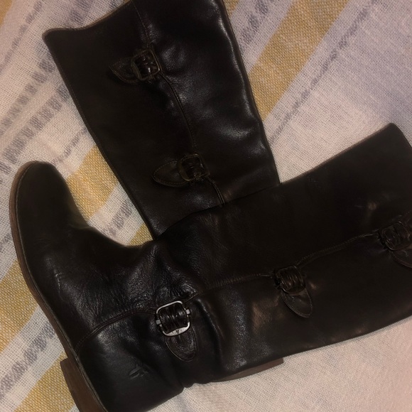 Frye - Picture 1 of 6